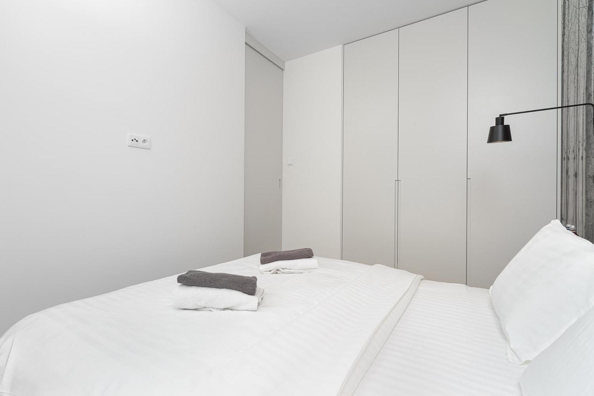Apartment Beautiful With Parking In Mennica Warsaw